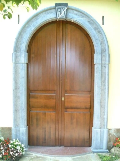 PORTALE IN PIETRA E MARMO PORTALE IN PIETRA E MARMO